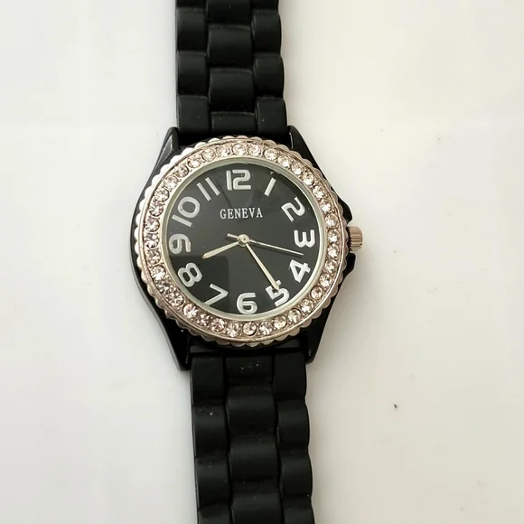 37 Vintage Watch Lot - Kate Spade, Geneva, Nelsonic - 3lb 8oz Parts/Repair Geneva Vintage Winding Wrist Watch Lot of 3, Parts/Repair  main image 2